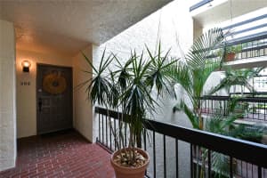 1975 GULF OF MEXICO DRIVE, LONGBOAT KEY, FL 34228 Sold 03/28/23