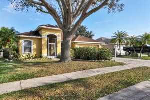 4933 79th St E, Bradenton, FL 34203, Sold 04/28/23
