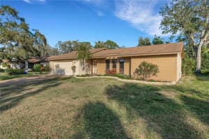 4855 HUNTLEIGH DRIVE, SARASOTA, FL 34233 Sold 04/18/23