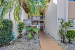 2405 Clubhouse Cir, Sarasota, FL 34232, Sold 02/22/23
