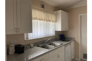 5372 FALLING WATER DRIVE, ORLANDO, FL 32818 Sold 02/27/23