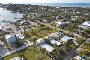 770 RUSSELL STREET, LONGBOAT KEY, FL 34228 Sold 05/27/23