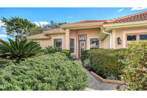 7215 Coachlight St, Sarasota, FL 34243, Sold 05/22/23