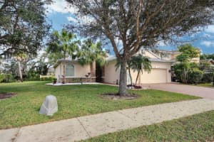 3607 65th Ave E Sarasota, FL 34243 Sold 04/19/23