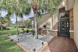 3607 65th Ave E Sarasota, FL 34243 Sold 04/19/23