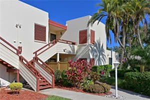 203 SPRING LAKES BOULEVARD, BRADENTON, FL 34210 Sold 04/28/23