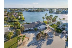 622 CONCORD LANE, HOLMES BEACH, FL 34217 Sold 05/24/23