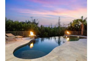 326 ISLAND CIRCLE, SARASOTA, FL 34242 Sold 05/30/23