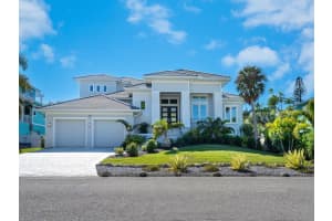 326 ISLAND CIRCLE, SARASOTA, FL 34242 Sold 05/30/23