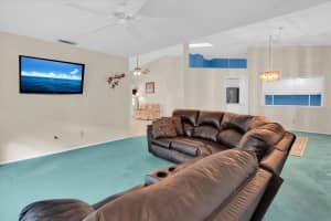 5702 Garden Lakes Drive, Bradenton, Florida 34203