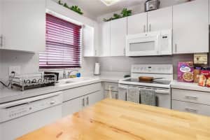 611 Gulf Dr N, Bradenton Beach, FL 34217, Sold 02/28/23