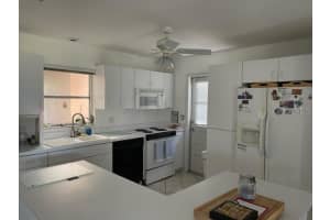 3224 DARTMOUTH LANE, SARASOTA, FL 34239 Sold 06/29/23