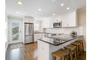 116 VISTA HERMOSA CIRCLE, SARASOTA, FL 34242 Sold 05/18/23