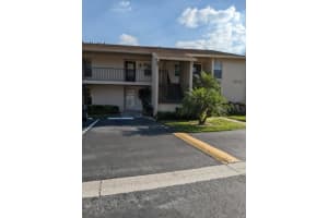2613 WOODGATE LANE, SARASOTA, FL 34231 Sold 03/21/23