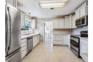 7746 WESTMORELAND DRIVE, SARASOTA, FL 34243 Sold 01/23/24