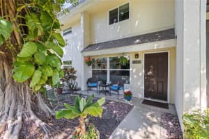 525 SUTTON PLACE, LONGBOAT KEY, FL 34228 Sold 09/08/23