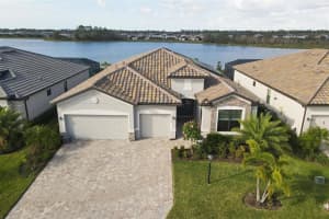 17724 POLO TRAIL, LAKEWOOD RANCH, FL 34211 Sold 03/23/23
