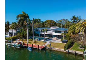 746 SIESTA DRIVE, SARASOTA, FL 34242 Sold 09/13/23