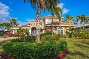 7351 PERIWINKLE DRIVE, SARASOTA, FL 34231 Sold 05/01/23
