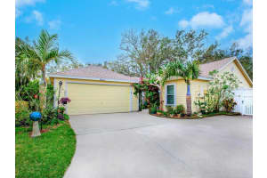5023 82ND WAY, SARASOTA, FL 34243 Sold 03/23/23