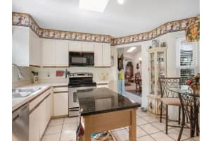 5023 82ND WAY, SARASOTA, FL 34243 Sold 03/23/23