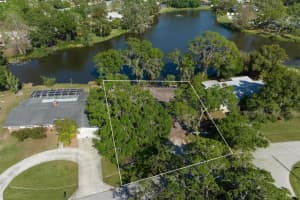 725 WESTLAKE CIRCLE, SARASOTA, FL 34232 Sold 06/18/24