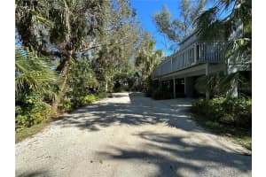 356 ISLAND CIRCLE, SARASOTA, FL 34242 Sold 06/28/23