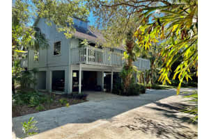 356 ISLAND CIRCLE, SARASOTA, FL 34242 Sold 06/28/23