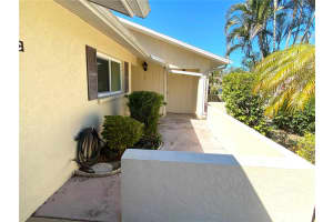 390 301 BOULEVARD, BRADENTON, FL 34205 Sold 04/24/23
