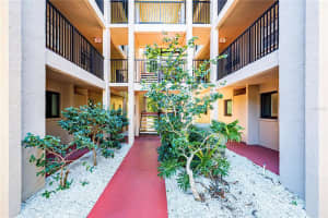 3700 S Osprey Ave, Sarasota, FL 34239, Sold 03/06/23