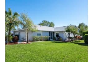 3710 BONAVENTURE COURT, SARASOTA, FL 34243 Sold 04/06/23