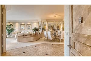 415 L AMBIANCE DRIVE, LONGBOAT KEY, FL 34228 Sold 10/26/23