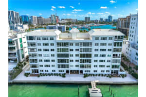226 GOLDEN GATE POINT, SARASOTA, FL 34236 Sold 03/20/23