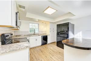 2900 WOODPINE COURT, SARASOTA, FL 34231 Sold 06/02/23