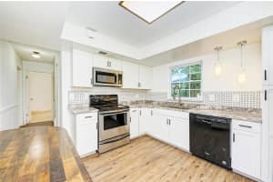 2900 WOODPINE COURT, SARASOTA, FL 34231 Sold 06/02/23