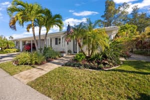 578 SPANISH DRIVE, LONGBOAT KEY, FL 34228 Sold 05/19/23