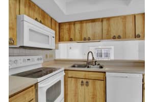 1629 OAK VIEW DRIVE, SARASOTA, FL 34232 Sold 04/26/23