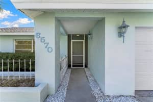 6570 WATERFORD CIRCLE, SARASOTA, FL 34238 Sold 04/05/23