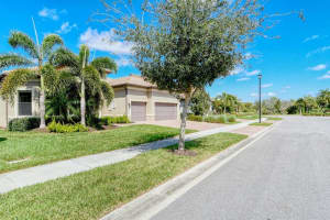 5812 HIDDEN WILLOW COURT, SARASOTA, FL 34238 Sold 04/25/23