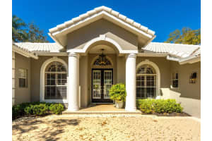 8484 WOODBRIAR DRIVE, SARASOTA, FL 34238 Sold 03/16/23
