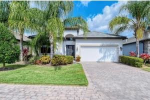 7807 RIO BELLA PLACE, UNIVERSITY PARK, FL 34201 Sold 04/28/23