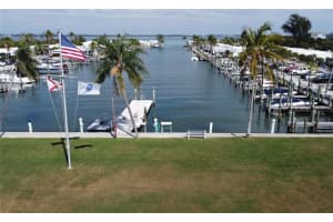 727 SPANISH DRIVE, LONGBOAT KEY, FL 34228 Sold 11/06/23