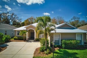10433 Old Grove Circle, Bradenton, Florida 34212
