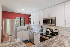 6033 34TH STREET, BRADENTON, FL 34210 Sold 05/23/23