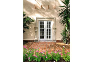 7219 BROUGHTON STREET, SARASOTA, FL 34243 Sold 04/28/23