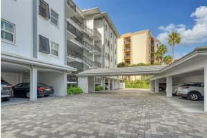 400 GOLDEN GATE POINT, SARASOTA, FL 34236 Sold 06/09/23
