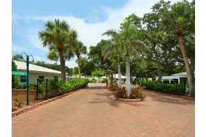 1113 MOONMIST COURT, SARASOTA, FL 34242 Sold 04/28/23