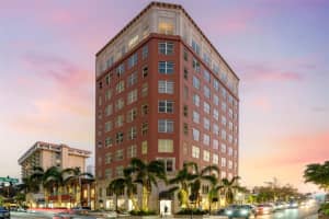 1330 Main St #3