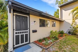 921 BYRON COURT, SARASOTA, FL 34243 Sold 05/12/23