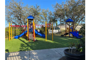 7715 DRAYTON CIRCLE, UNIVERSITY PARK, FL 34201 Sold 10/20/23